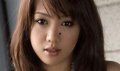 爆料空港大美女是谁啊视频,空港大美女身份曝光，网友热议！